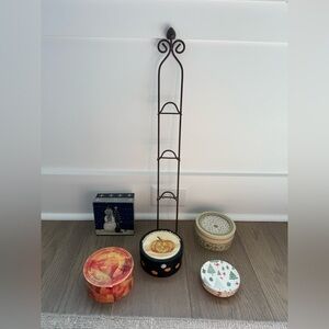 Decorative Metal Mini Plate Holder. Five Sets of Plates Included